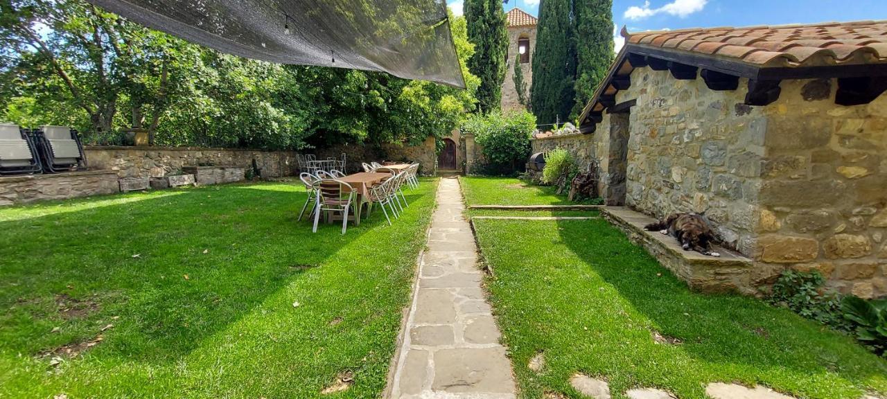 Castell De Llaes Villa Bagian luar foto